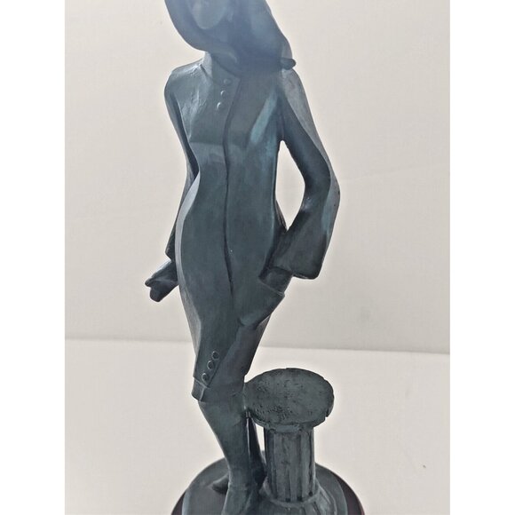 Louis Dionne Hand Made Ceramic Figurine 9 1/4" "Modern Lady in Green" - Picture 13 of 16